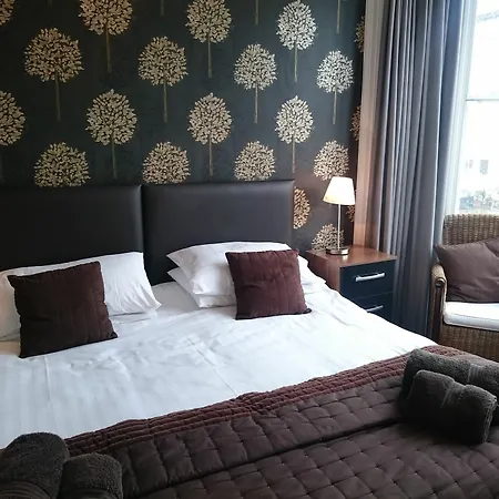 The Lansbury - 3*