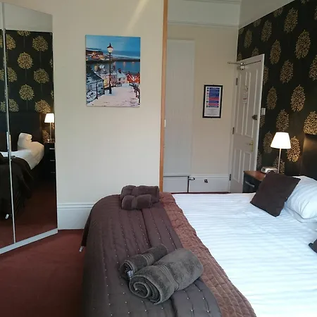 The Lansbury - 3*