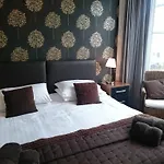 The Lansbury - 3*