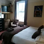 The Lansbury - 3*