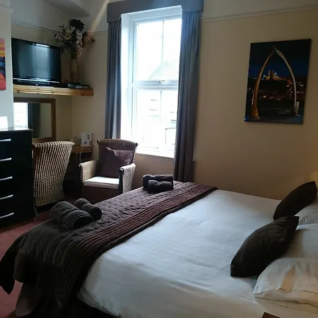 The Lansbury - 3*