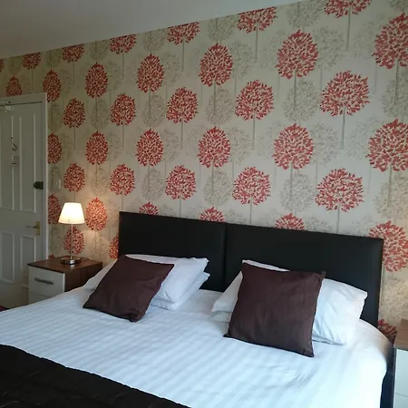 The Lansbury - 3*
