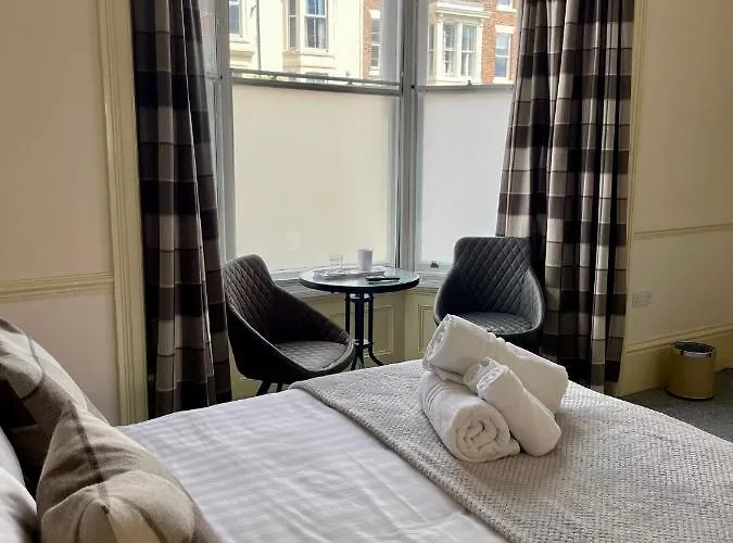 The Lansbury - 3*
