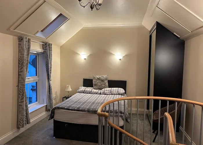 The Lansbury - 3*