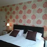The Lansbury - 3*