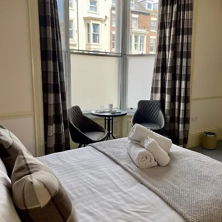 The Lansbury - 3*